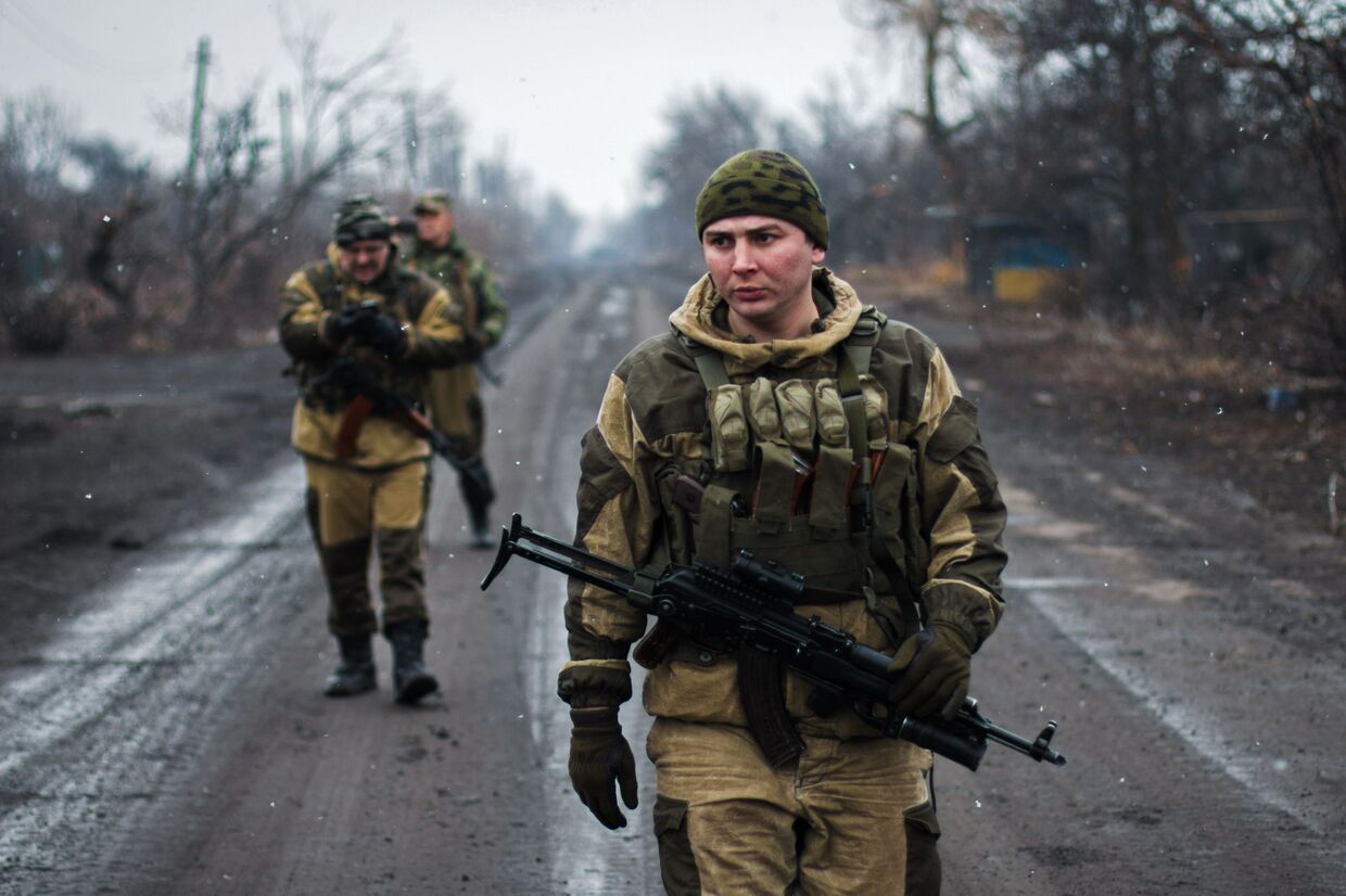 Ополченцы Донецкой народной республики (ДНР) в Чернухино Донецкой области