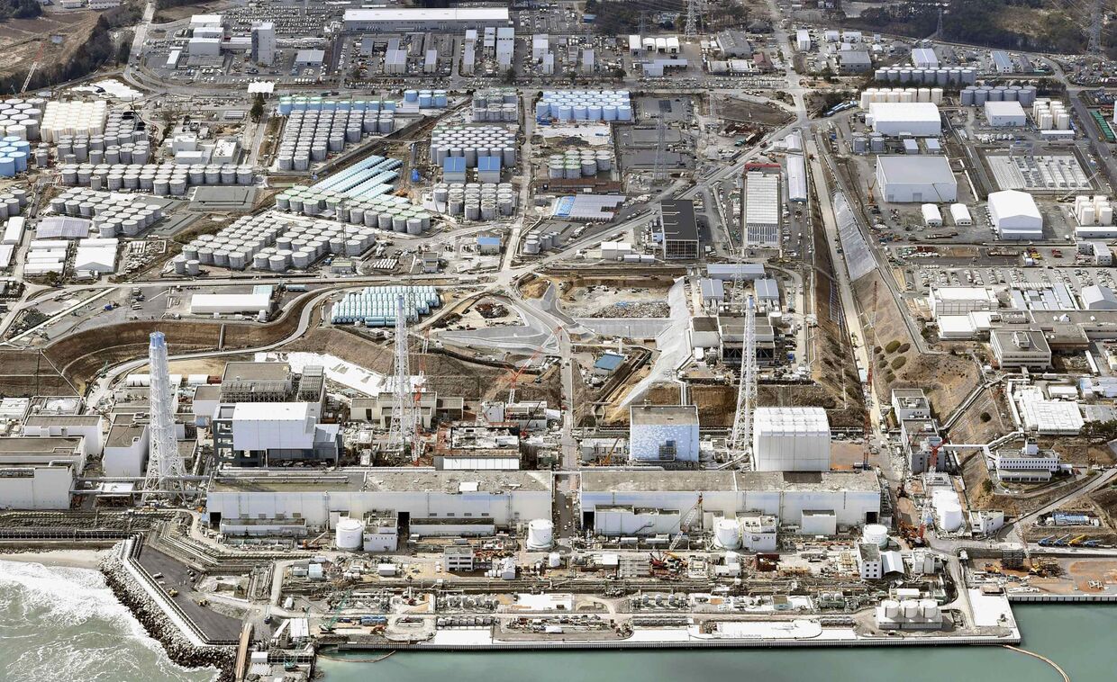 Вид на АЭС Фукусима-1 спустя 4 года после трагедии