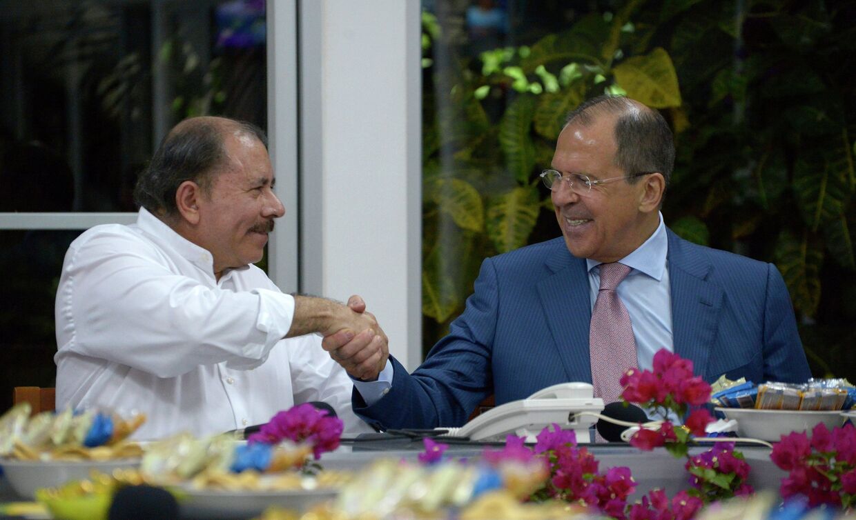 Министр иностранных дел России Сергей Лавров и президент Никарагуа Даниэль Ортега во время встречи в Манагуа