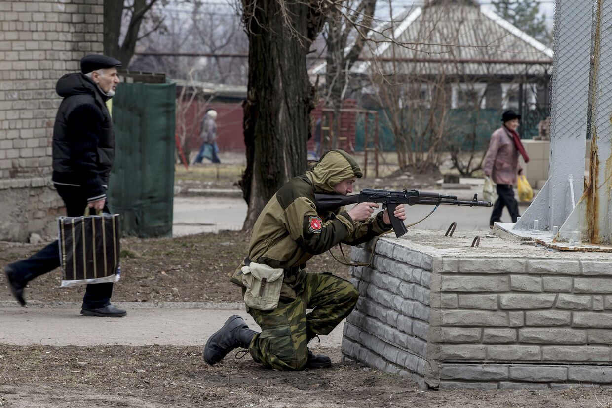 Антитеррористические учения пророссийских ополченцев в Донецке