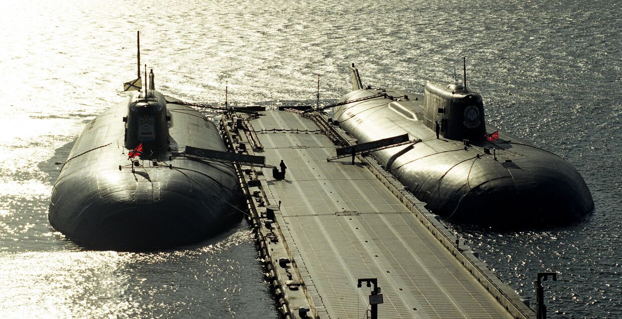 Атомные ракетные подводные лодки у пирса