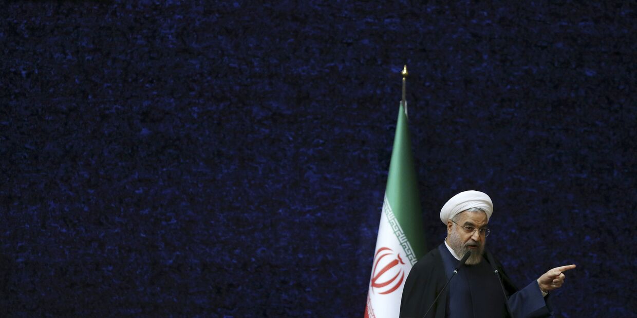 Президент Ирана Хасан Рухани выступает на церемонии, посвященной Дню ядерных технологий