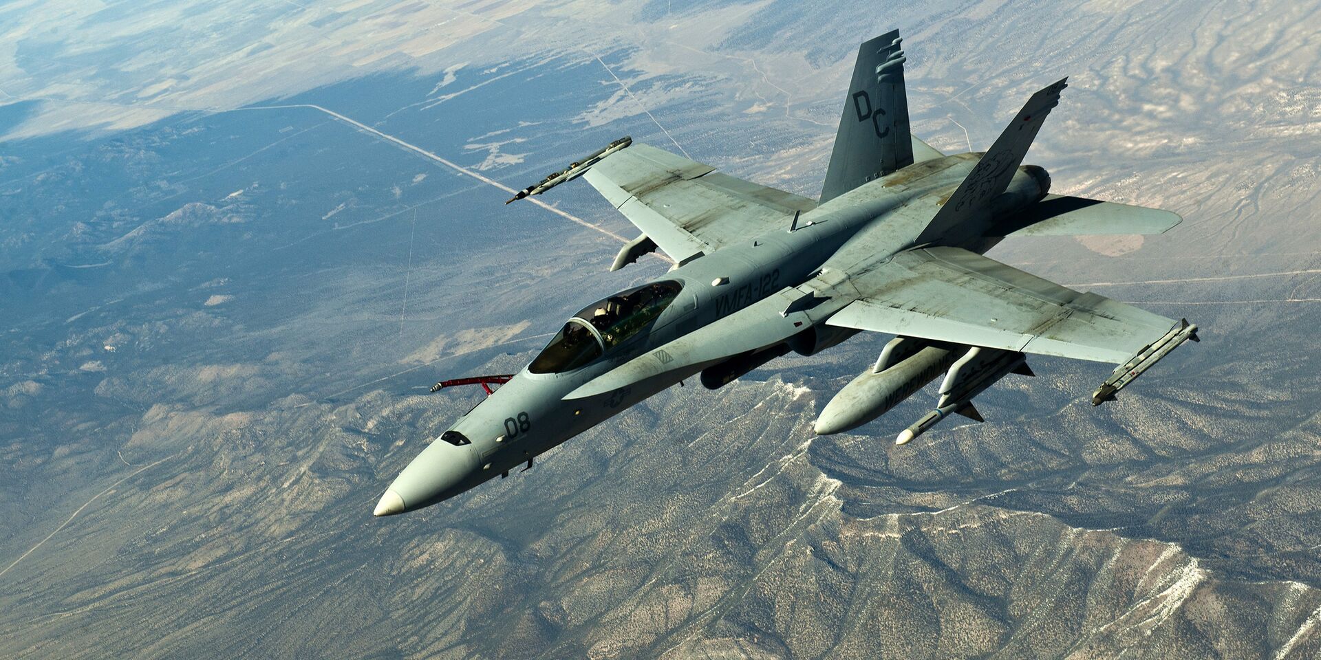 Истребитель-бомбардировщик и штурмовик «Макдоннел-Дуглас F/A-18» - ИноСМИ, 1920, 26.03.2026