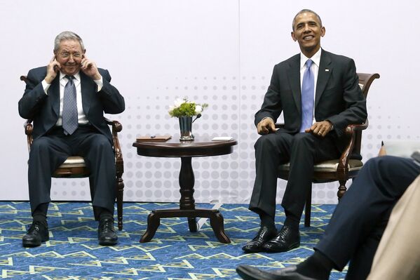 Встреча Рауля Кастро с Бараком Обамой на Саммите Америк в Панаме