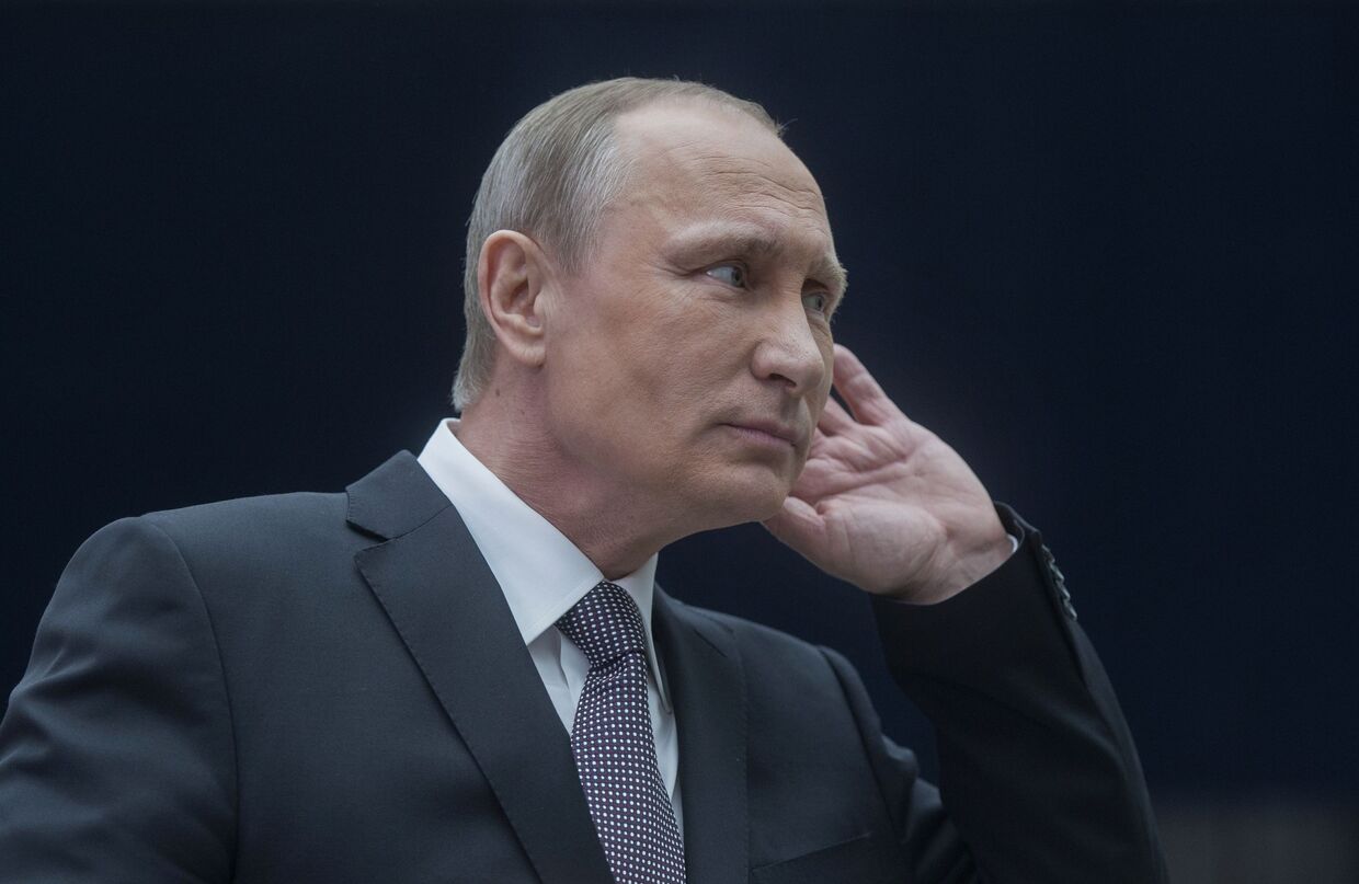 Владимир Путин отвечает на вопросы журналистов после окончания прямого эфира «Прямой линии» 