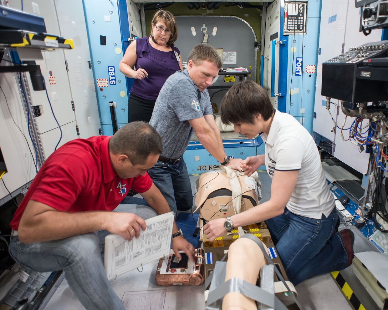 Учения по оказанию медицинской помощи на МКС в Космическом центре имени Джонсона