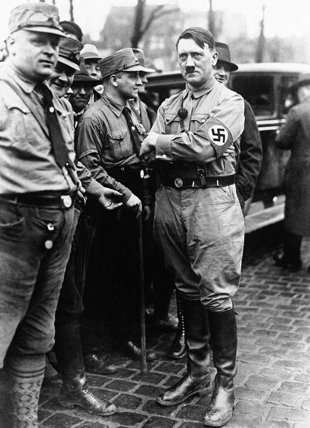 Лидер Национал-социалистической партии Германии Адольф Гитлер в 1930 году