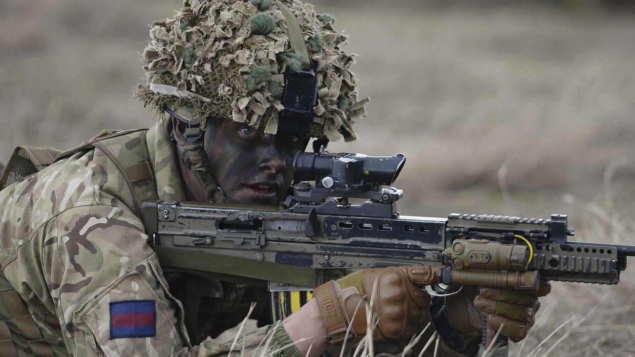 Британский солдат на учениях НАТО Wind Spring 15 в Румынии