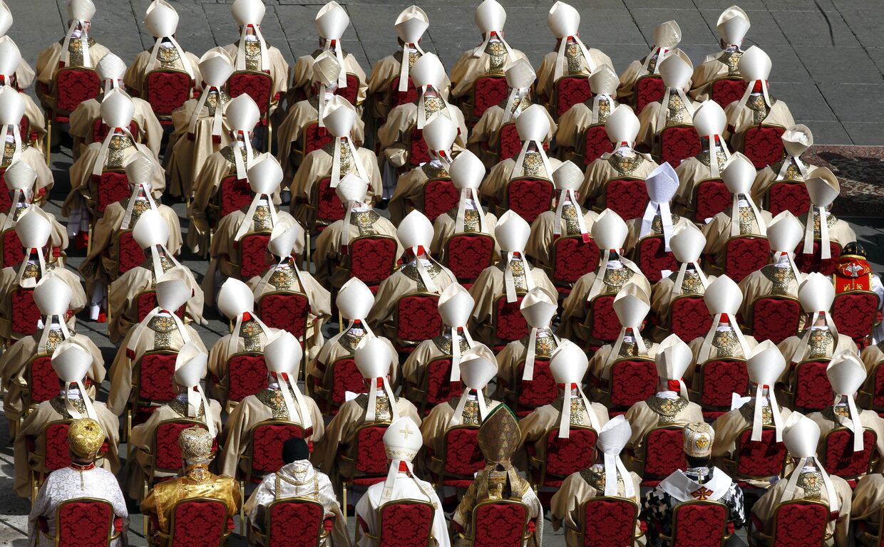 Кардиналы на первой мессе папы Франциска в Ватикане
