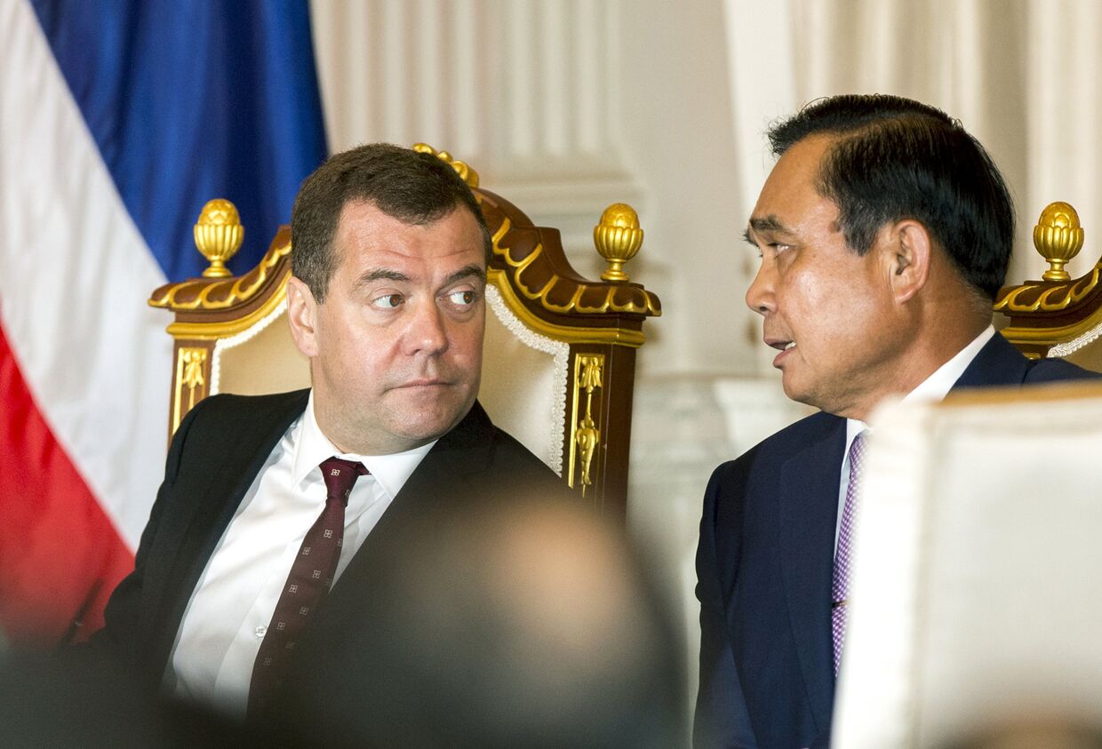 Дмитрий Медведев и премьер-министр Таиланда Прают Чан-Оча, российско-таиландские переговоры в Бангкоке