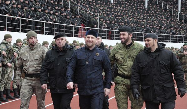 Рамзан Кадыров проводит смотр подразделений специального назначения на стадионе «Динамо» в Грозном Рамзан Кадыров проводит смотр подразделений специального назначения на стадионе «Динамо» в Грозном