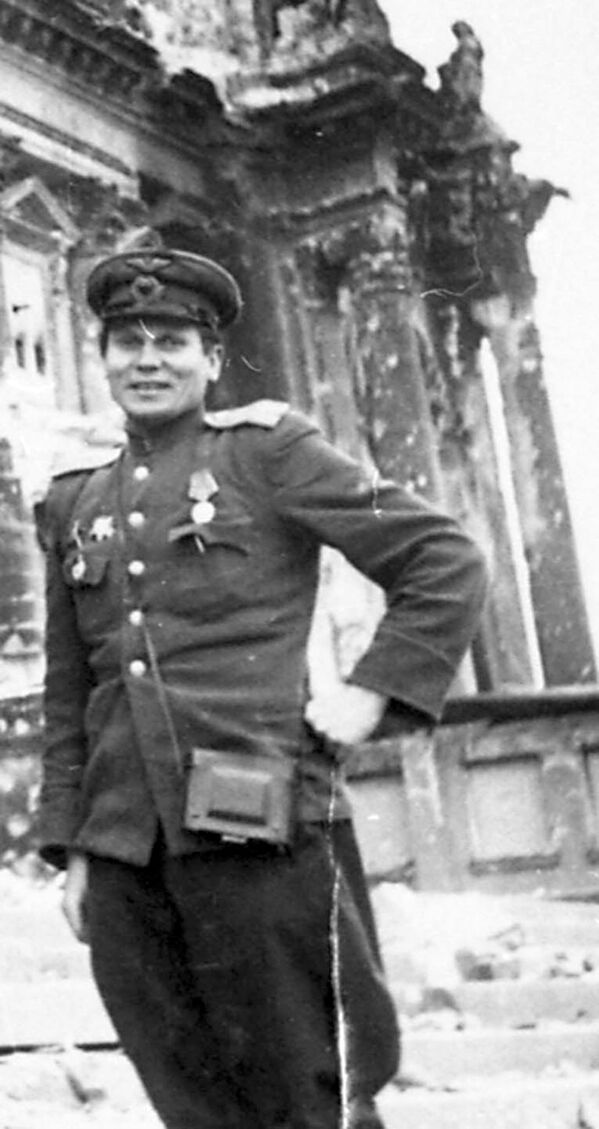 Георгий Самсонов в Берлине в 1945 году