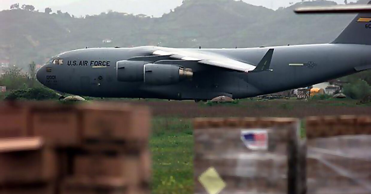 C-17 на авиабазе Чарлстон Филд, штат Южная Каролина перед вылетом с гуманитарной помощью