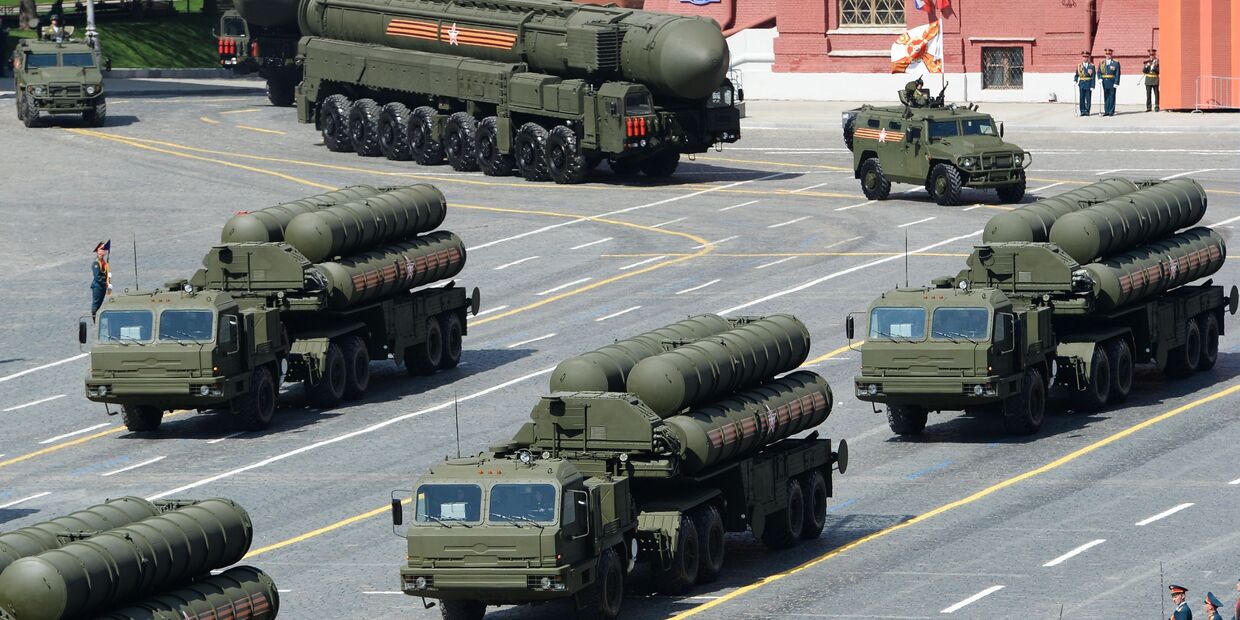 Зенитные ракетные комплексы С-400 Триумф во время Парада Победы
