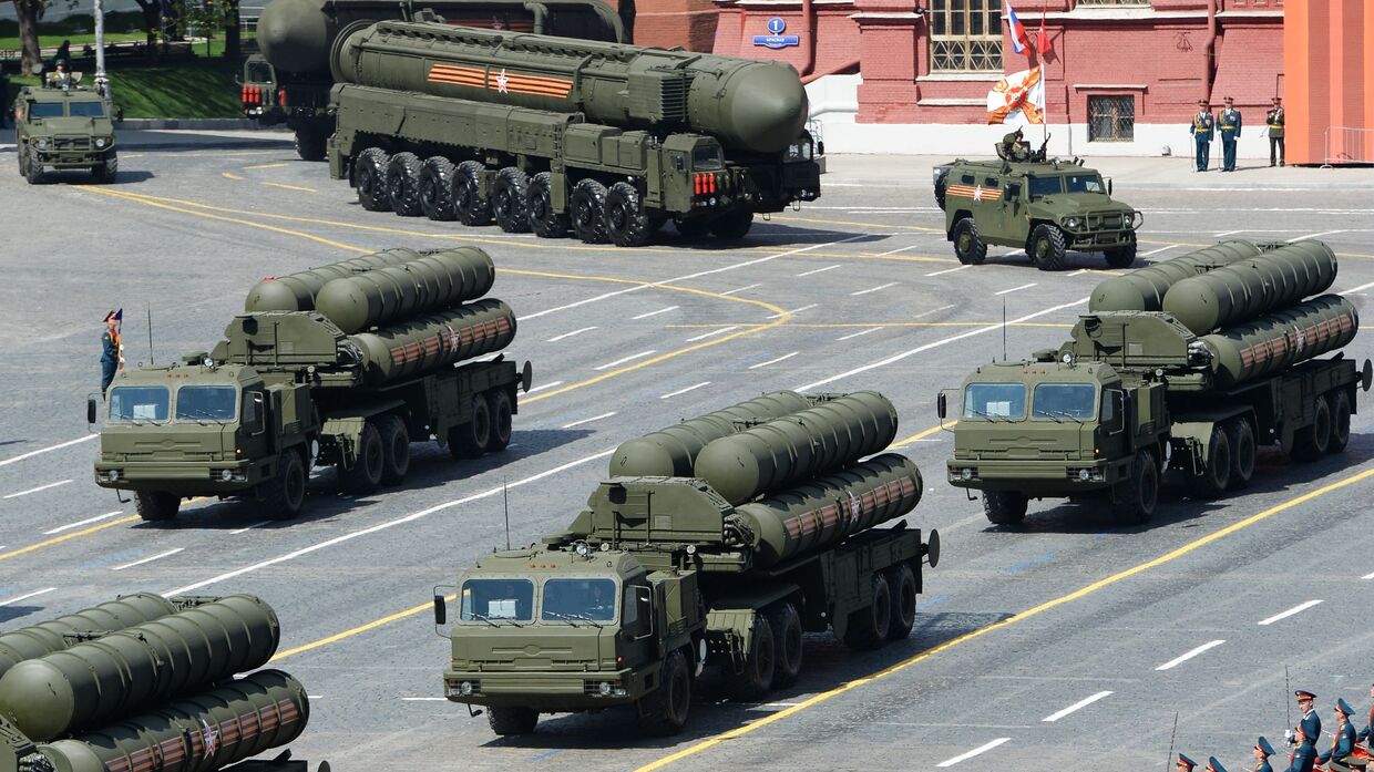Зенитные ракетные комплексы С-400 Триумф во время Парада Победы