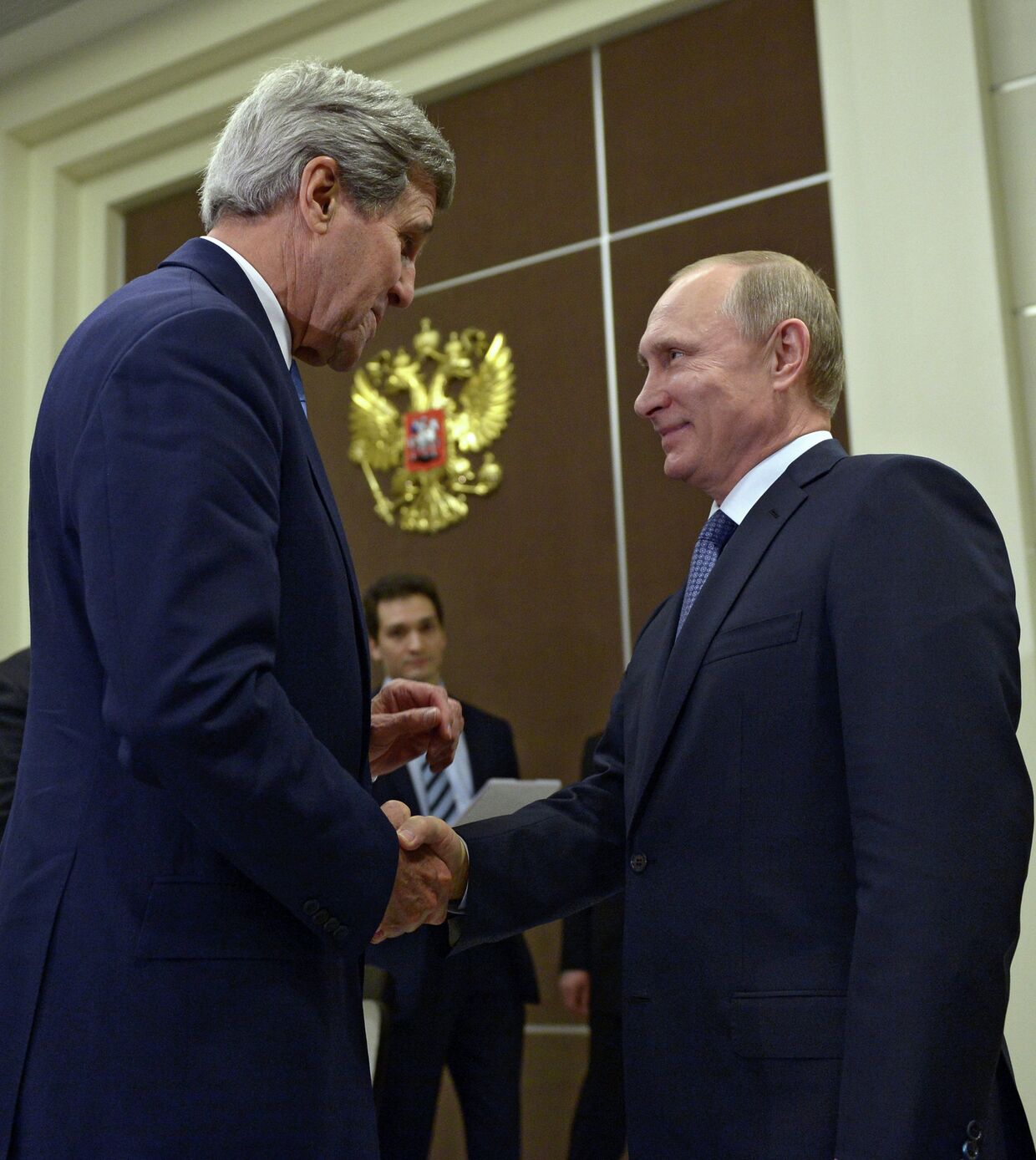 Президент России Владимир Путин и государственный секретарь США Джон Керри во время встречи в резиденции Бочаров ручей в Сочи