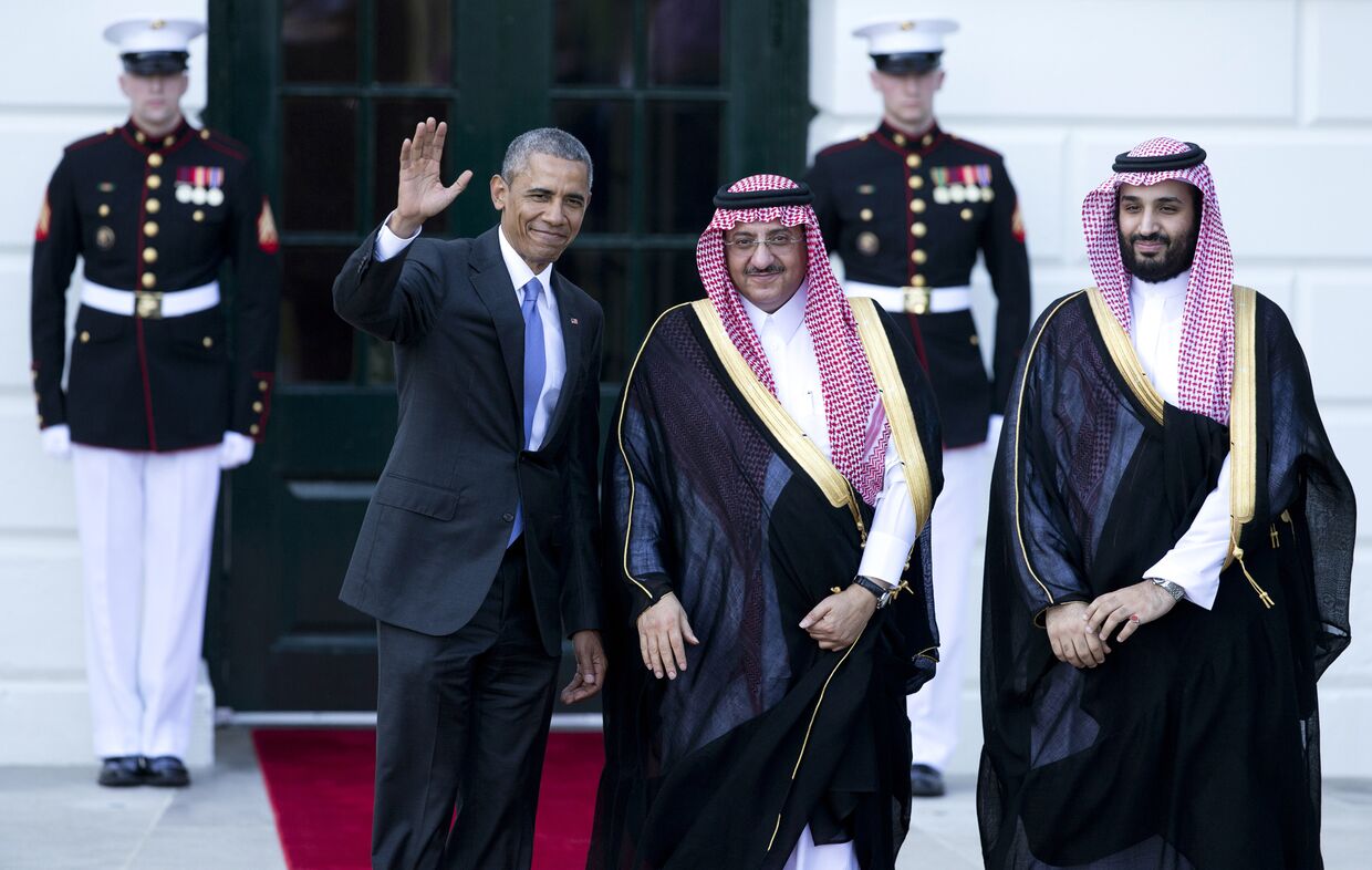 Барак Обама, министр внутренних дел Мухаммад ибн Наиф Аль Сауд и министр обороны Саудовской Аравии, наследный принц Мухаммад ибн Салман аль Сауд