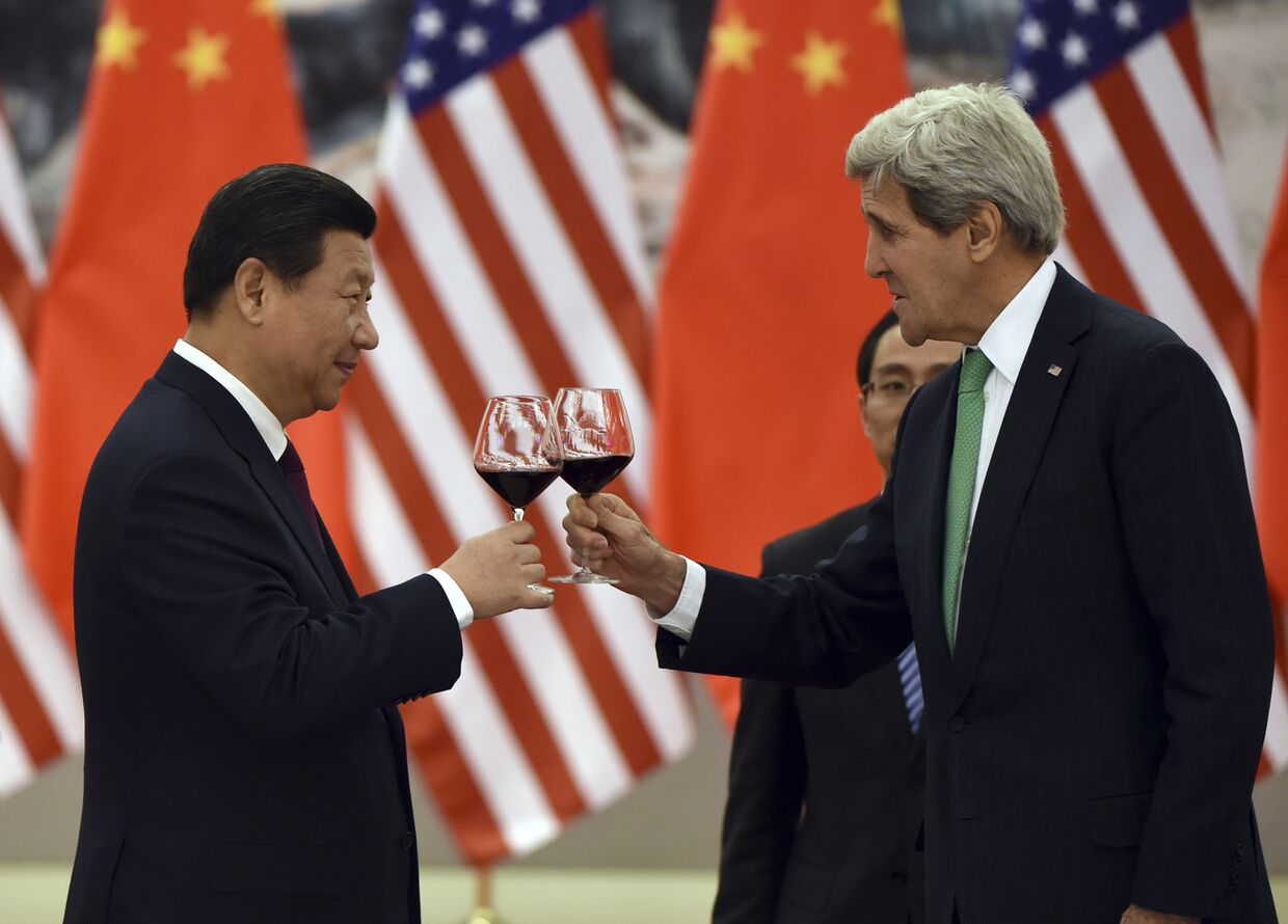 Встреча госсекретаря США Джона Керри с председателем КНР Си Цзиньпином в Пекине, 2014 год