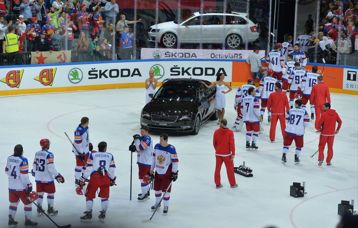 Игроки сборной России после поражения в финальном матче чемпионата мира по хоккею 2015 между сборными командами Канады и России