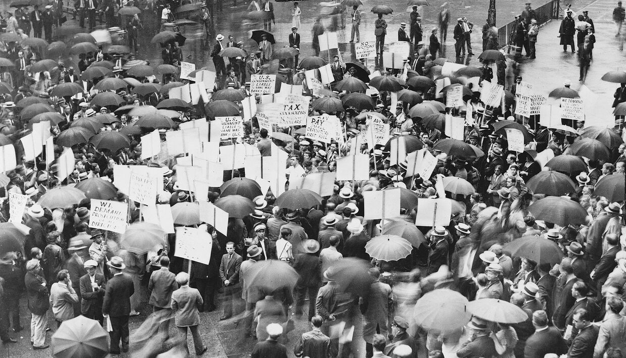 Толпа у Банка США после его краха в 1931 году