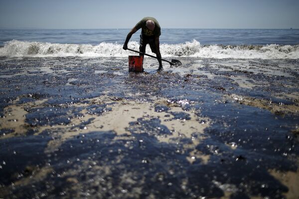 Разлив нефти в Калифорнии