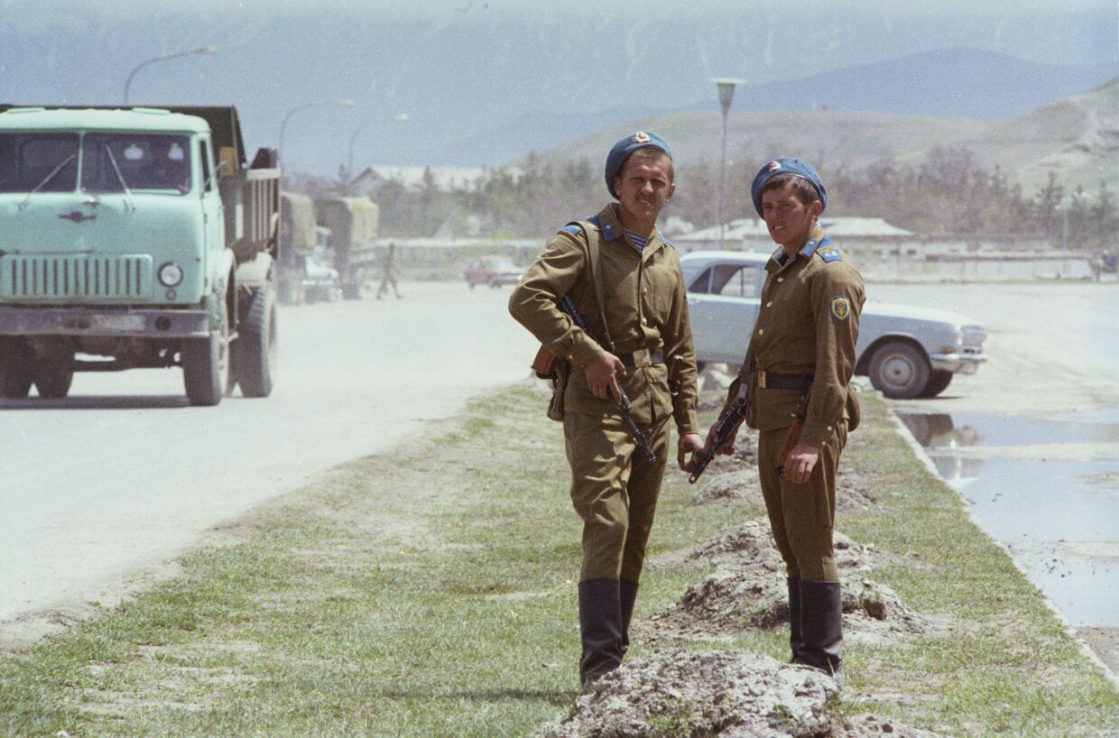 Советские воины в Афганистане