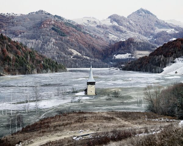 Затопленная деревня в Румынии