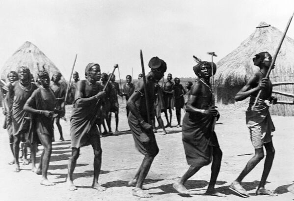 Танец народа шиллук в Судане