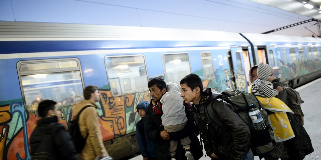 Беженцы из Сирии на вокзале в Фессалониках