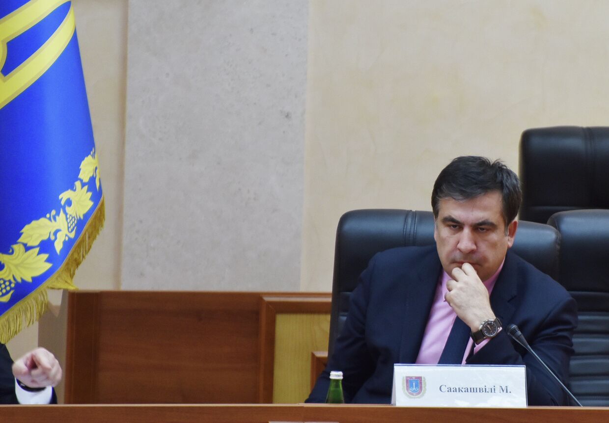 Михаил Саакашвили перед вручением ему удостоверения главы Одесской области