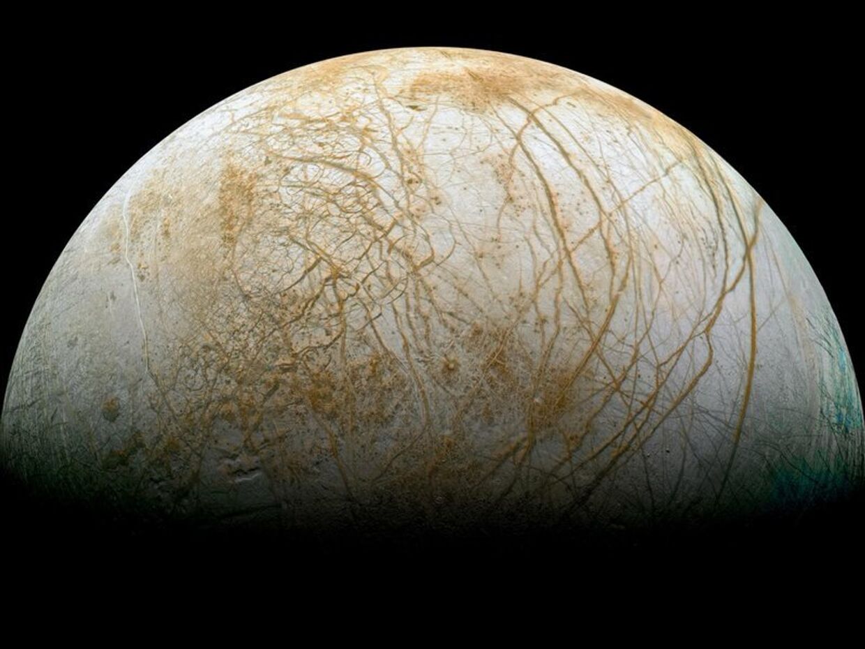 Спутник Юпитера Европа, сфотографированный космическим аппаратом «Галилео»