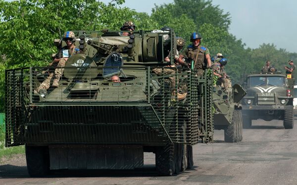 Колонна с украинскими военными под Марьинкой Колонна с украинскими военными под Марьинкой