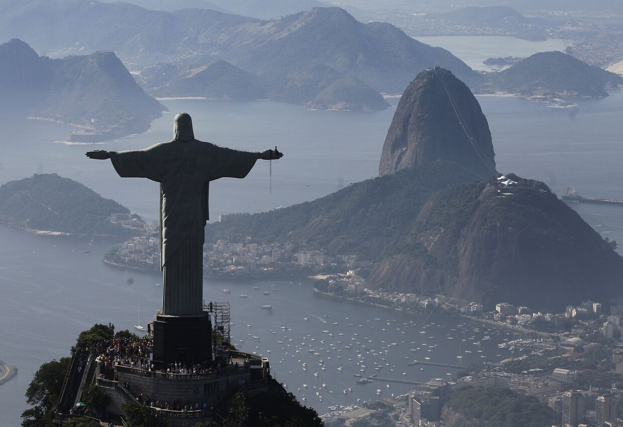 Статуя Христа-Искупителя в Рио-де-Жанейро