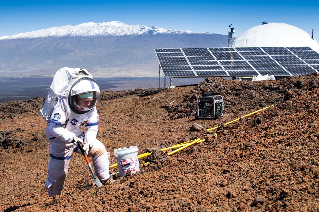 Марта Ленио, возглавлявшая команду ученых, восемь месяцев живгих под куполом на склоне спящего гавайского вулкана в похожих на марсианские условиях