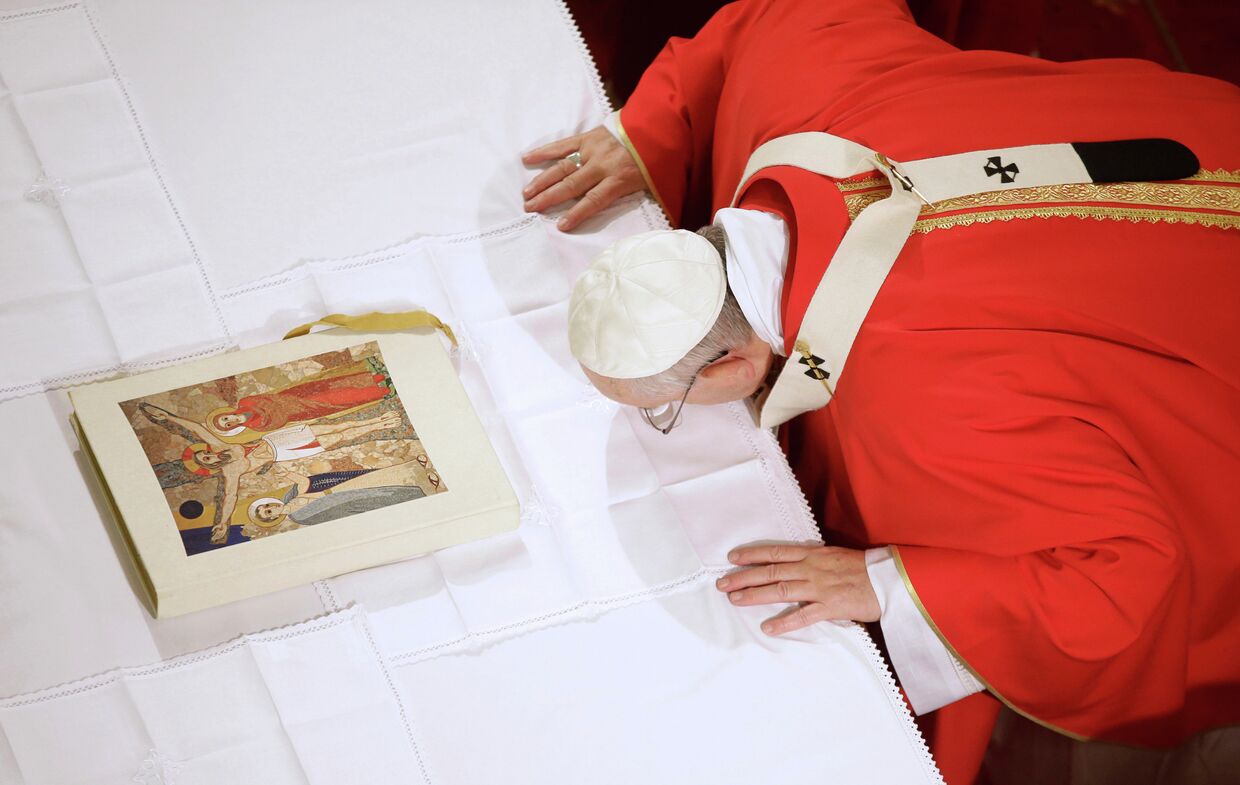Папа Римский Франциск во время мессы в Стамбуле