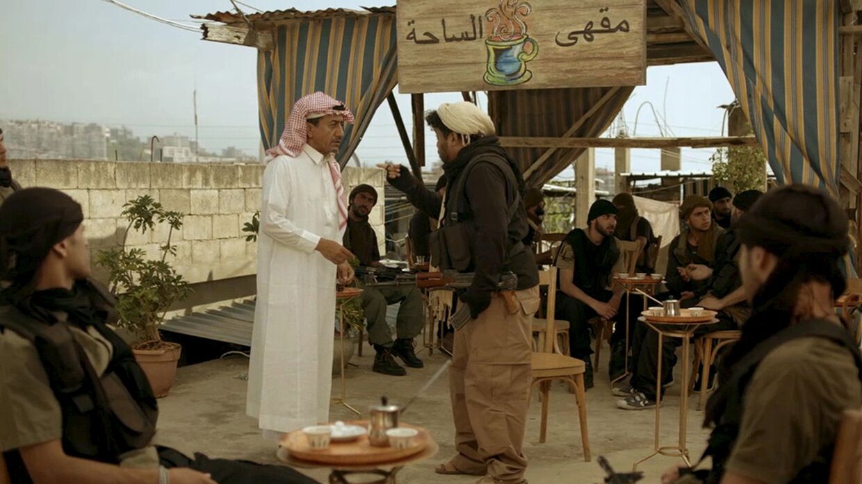 Нассер аль-Касаби в роли боевика «Исламского государства» в телефильме Selfie