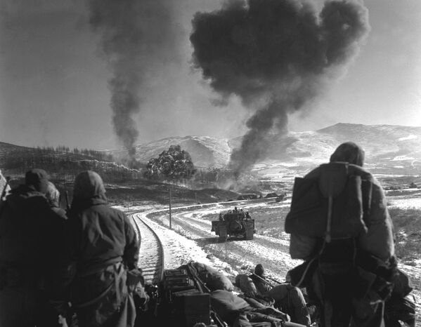 Американские морпехи сражаются с китайскими частями, декабрь 1950 года