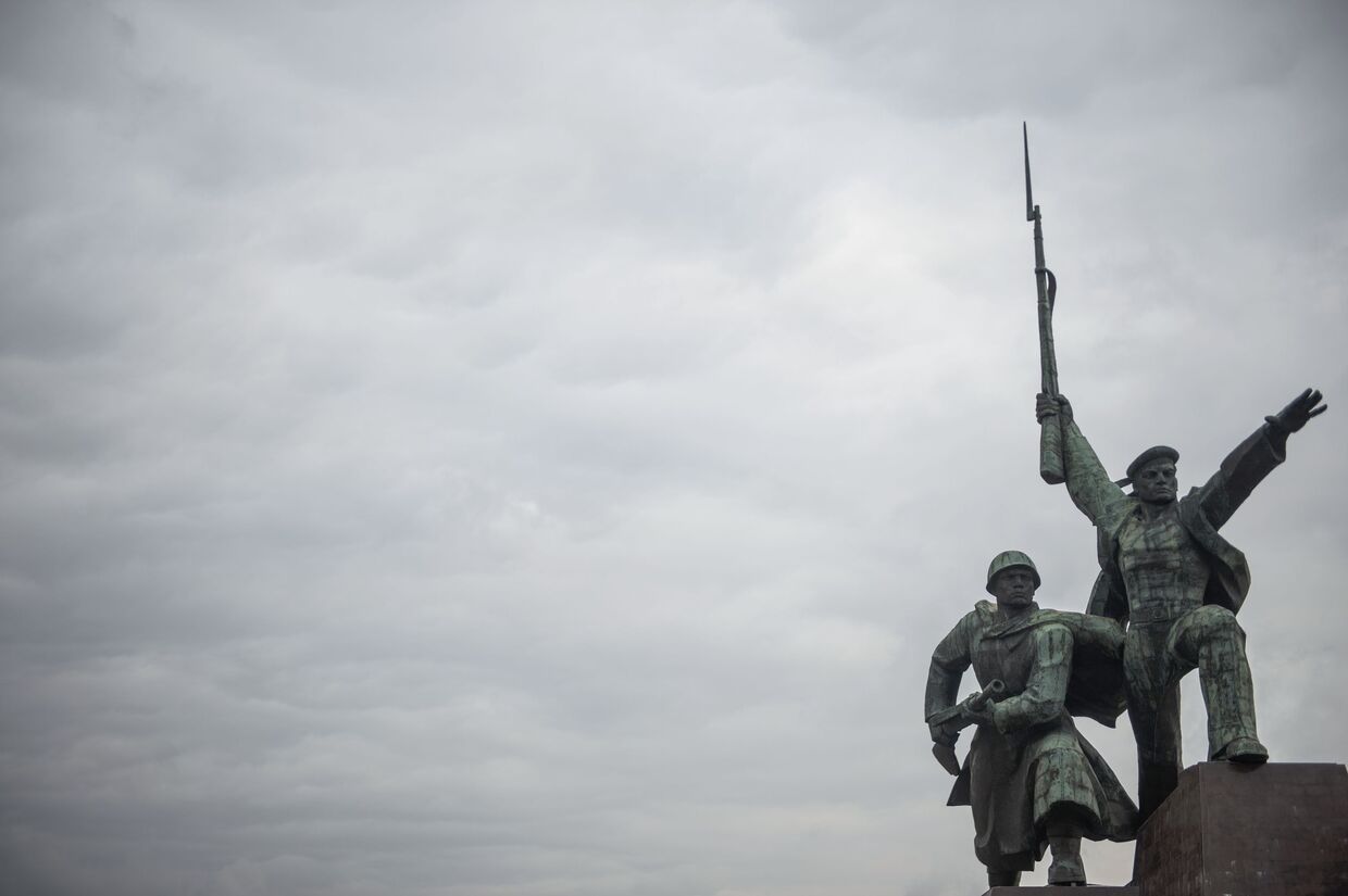 Монумент Солдат и Матрос на мысе Хрустальном в Севастополе