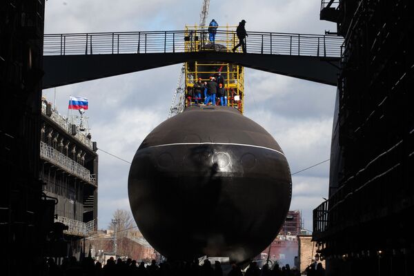 Спуск на воду подводной лодки Краснодар в Санкт-Петербурге
