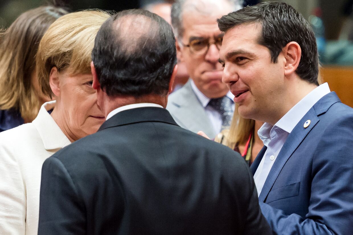 Ангела Меркель, Франсуа Олланд и Алексис Ципрас на встрече лидеров стран ЕС в Брюсселе, 12 июля 2015 года