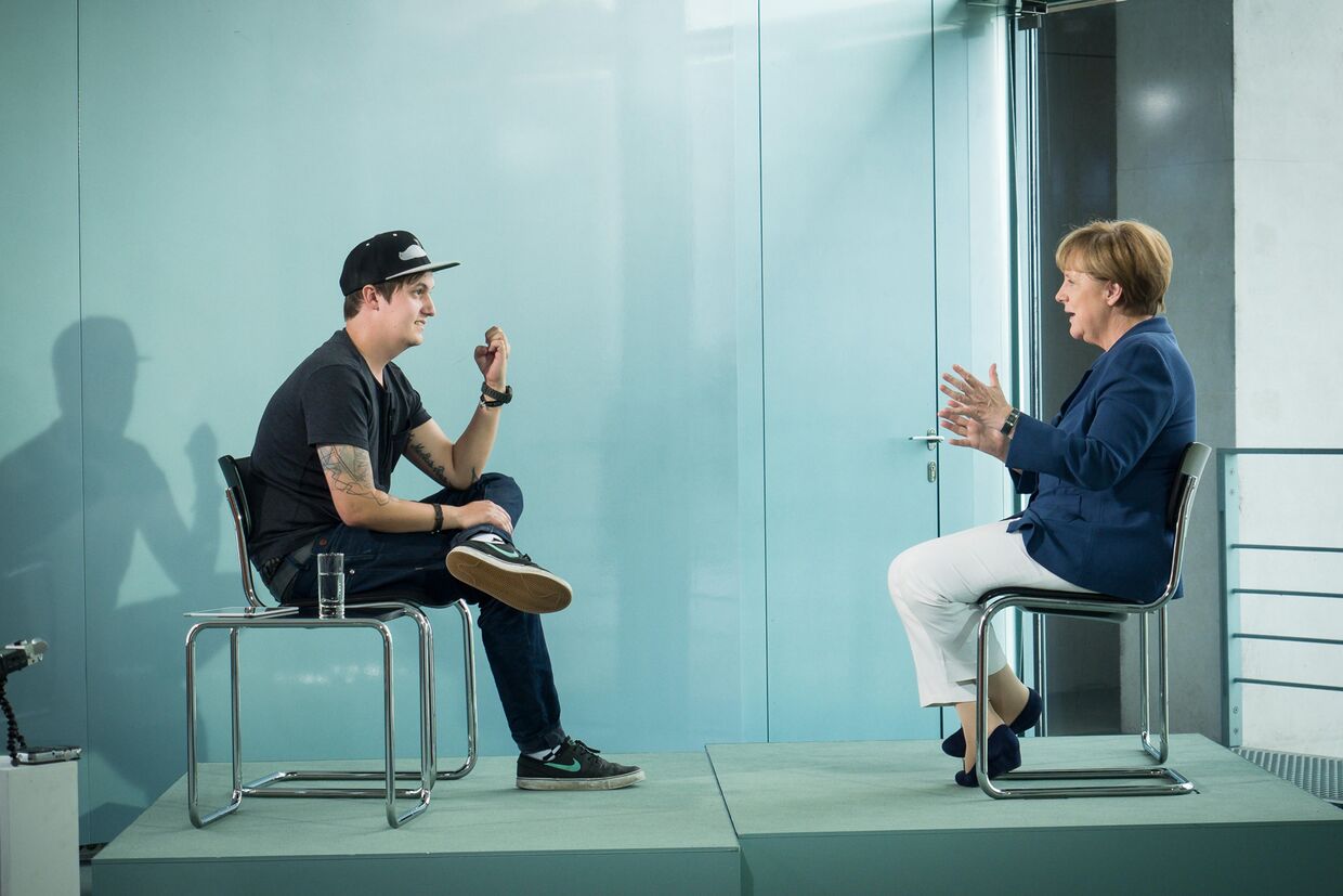 Интервью Ангелы Меркель на канале видеоблогера Флориана Мундта