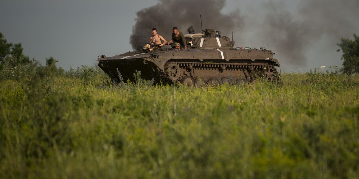 Украинские военные в деревне Крымское Украинские военные в деревне Крымское