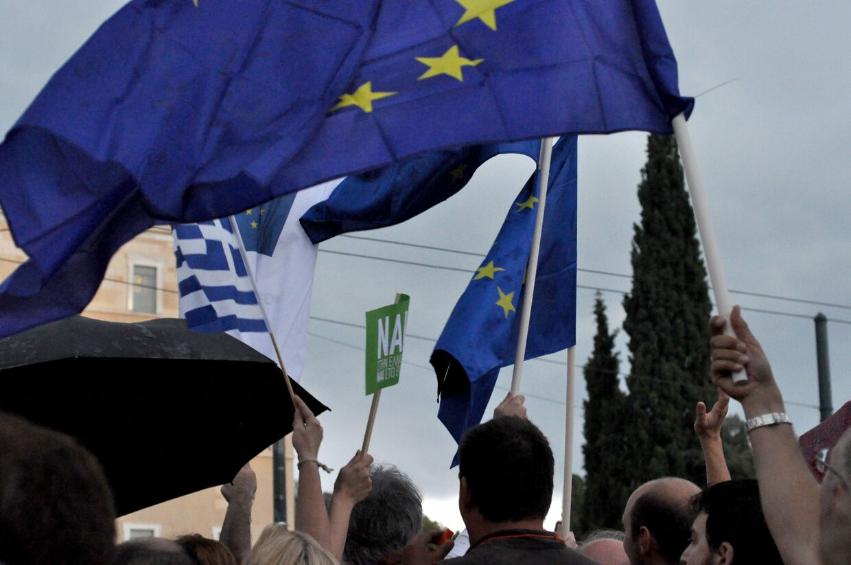 Митинг сторонников подписания соглашения с Евросоюзом на площади Синтагма в Афинах