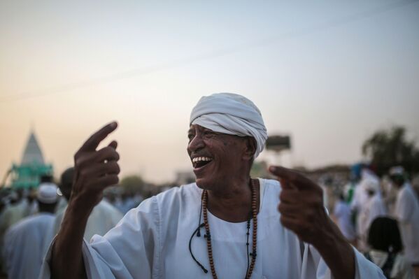 Собрание суфиев у гробницы шейха Хамед аль Нила в Омдурмане, Судан