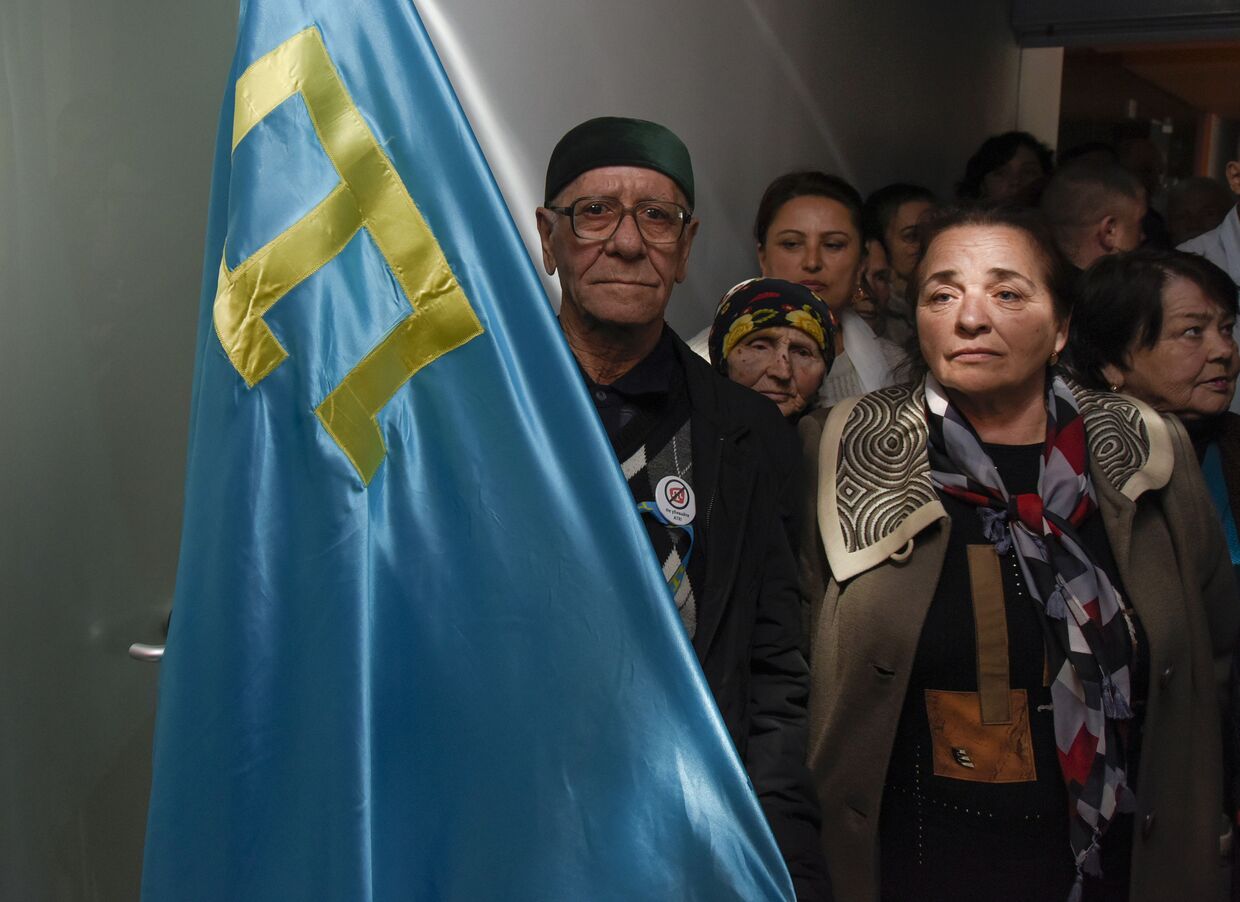 Акция крымских татар в поддержку телеканала ATR в Симферополе