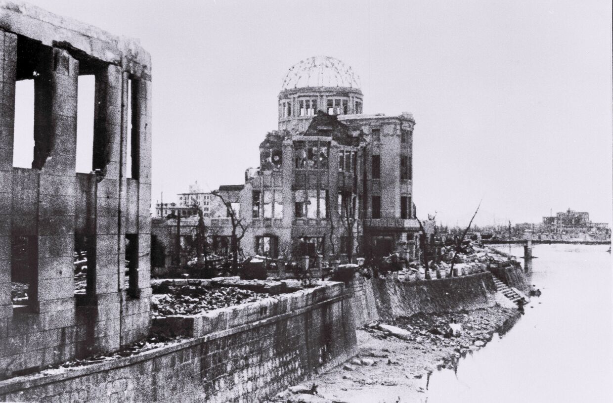 Атомный купол (Выставочный центр Торгово-промышленной палаты Хиросимы) в Хиросиме