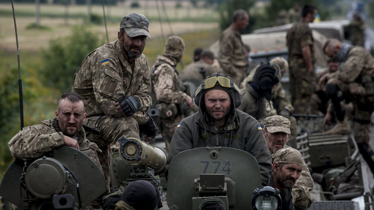 Украинские военные в районе Красноармейска в Донецкой области