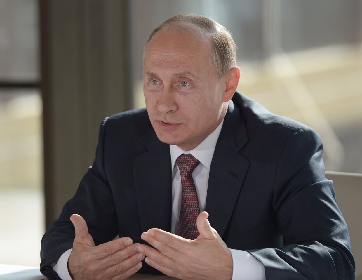 Президент РФ Владимир Путин на встрече с представителями национальных общественных объединений Крыма