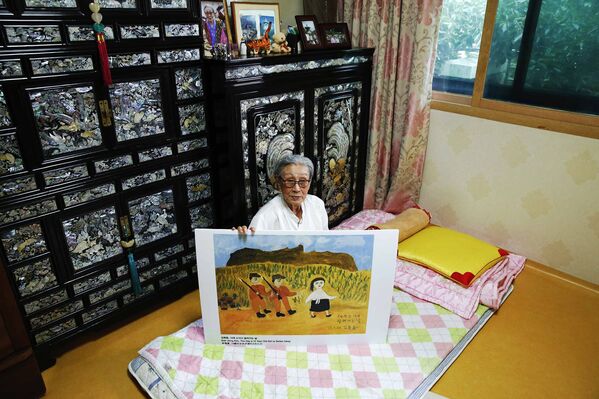 Ким Бок Дон в доме для бывших «женщин для утешения» в Сеуле