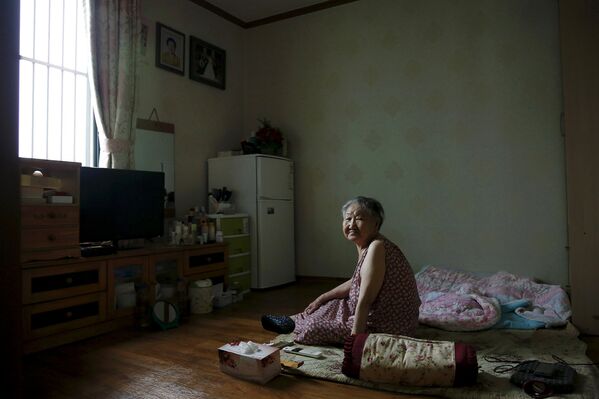 Кир Вон Окх в доме для бывших «женщин для утешения» в Сеуле